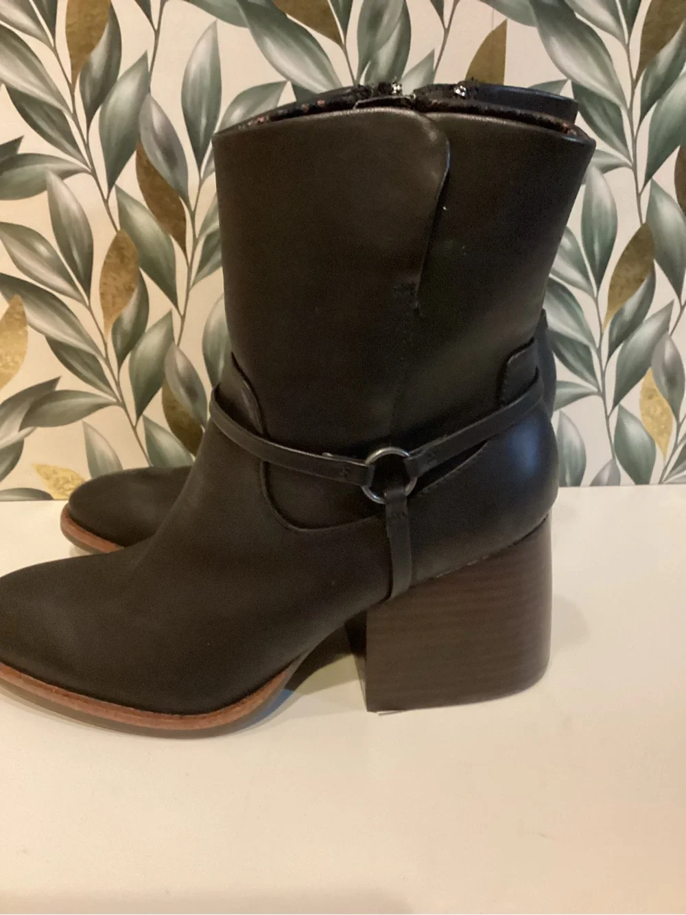 Korks Selena  Black Leather Ankle Booties with Block Heel
